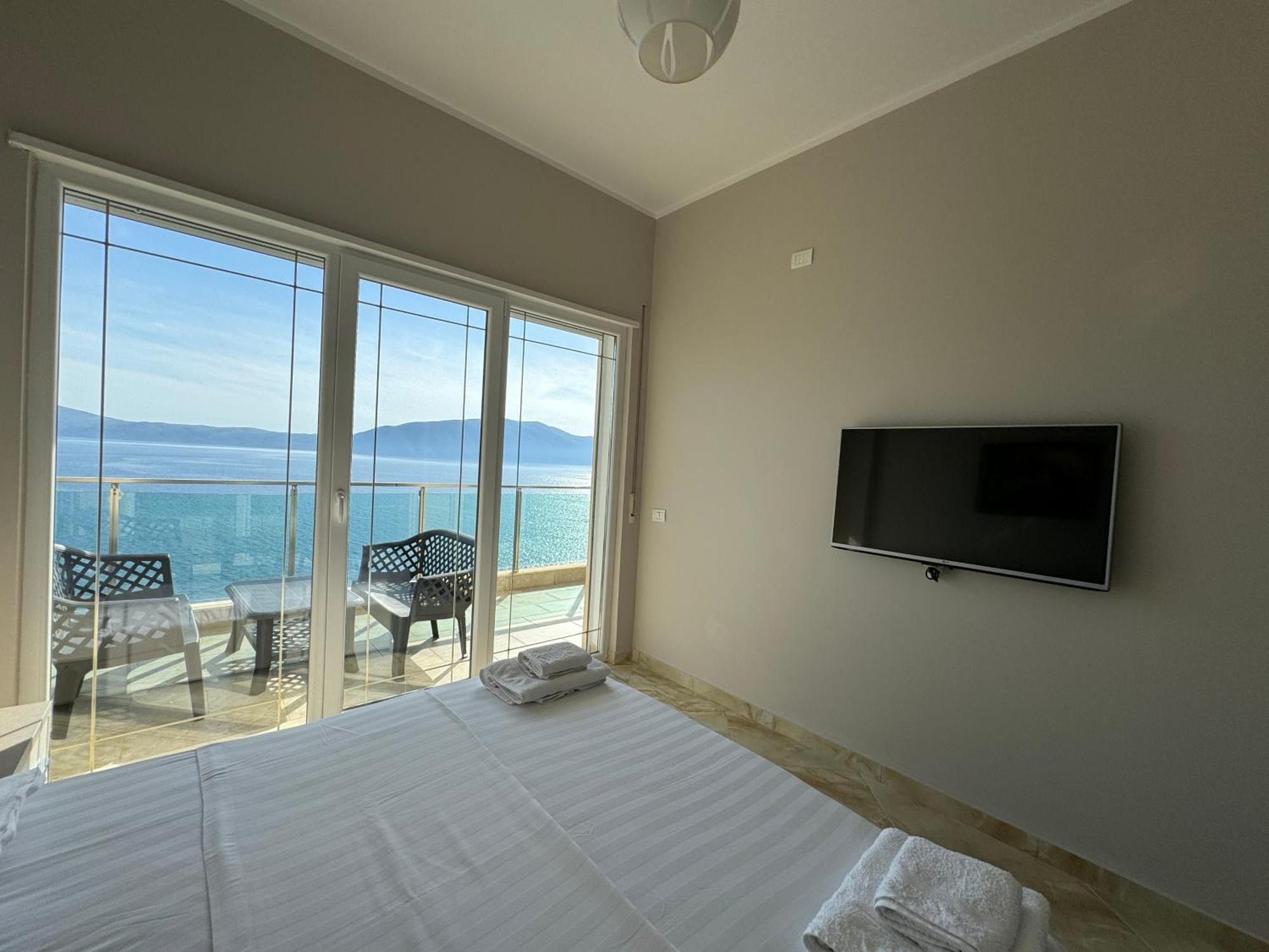 Nuna Hotel & Apartments Vlore Exterior photo