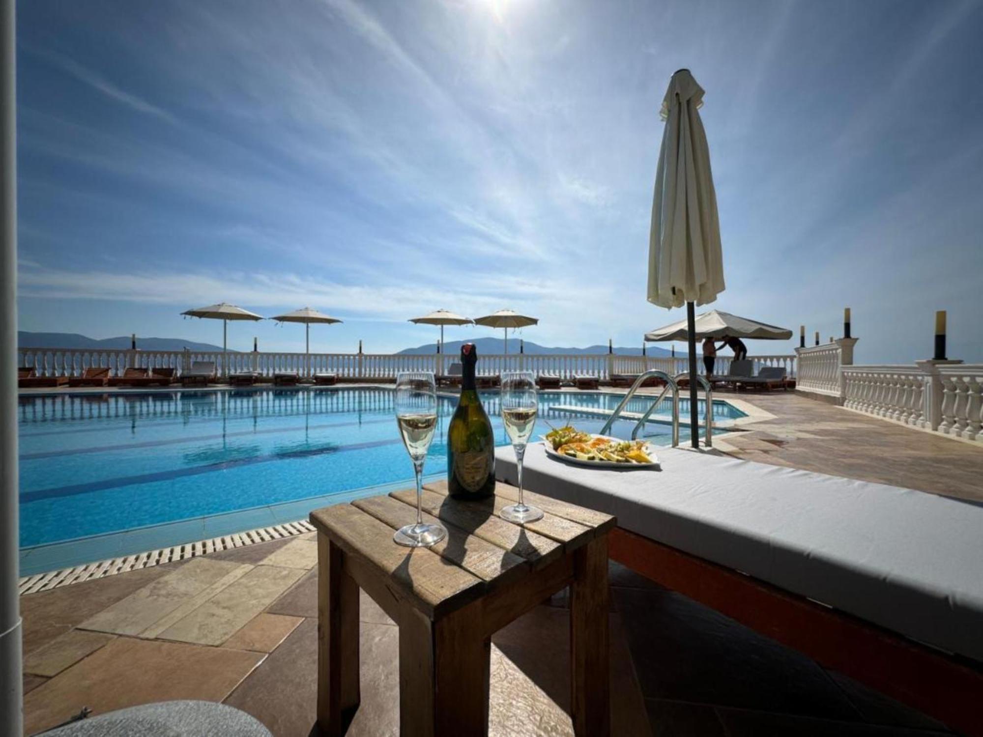 Nuna Hotel & Apartments Vlore Exterior photo