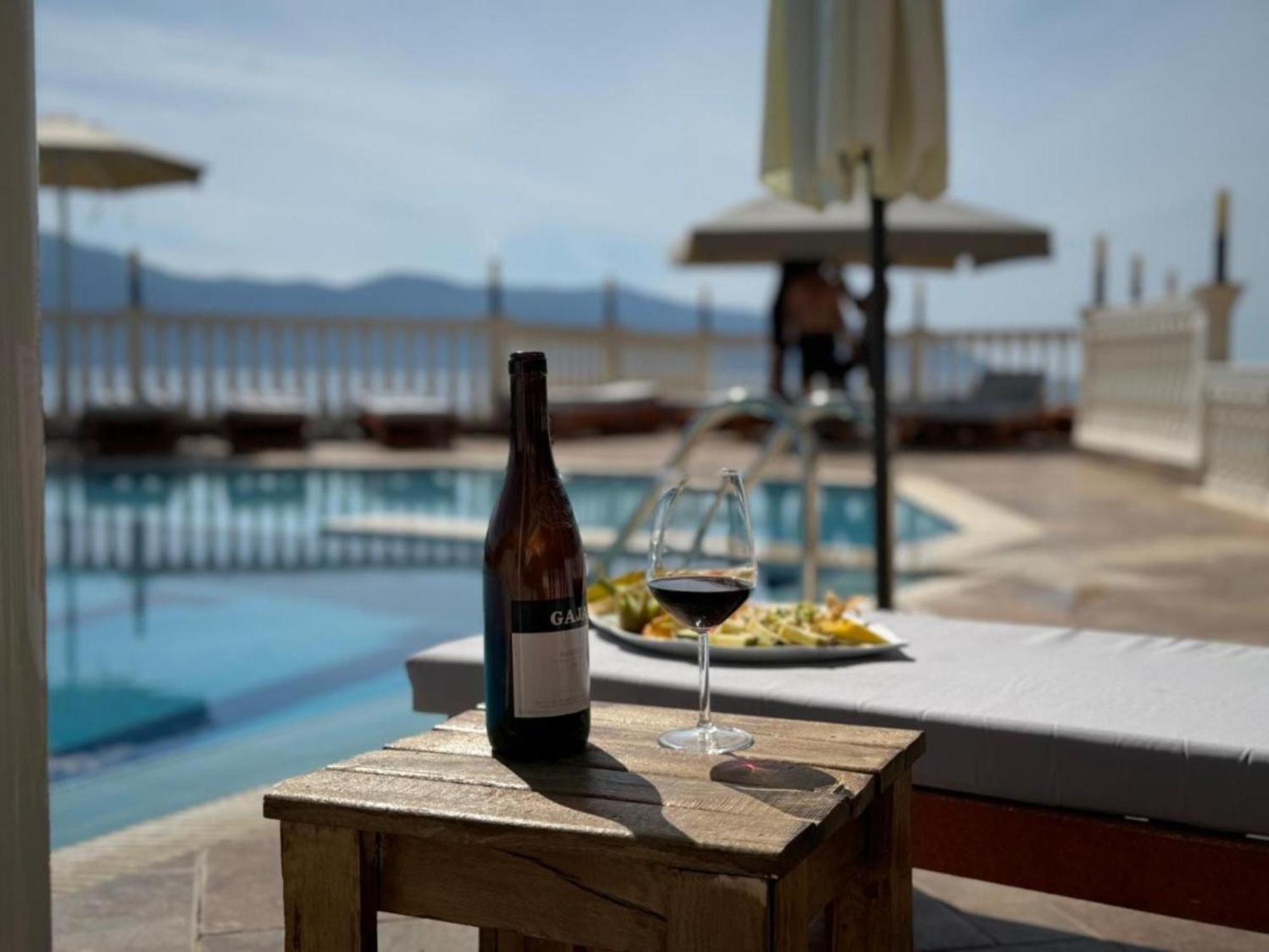 Nuna Hotel & Apartments Vlore Exterior photo