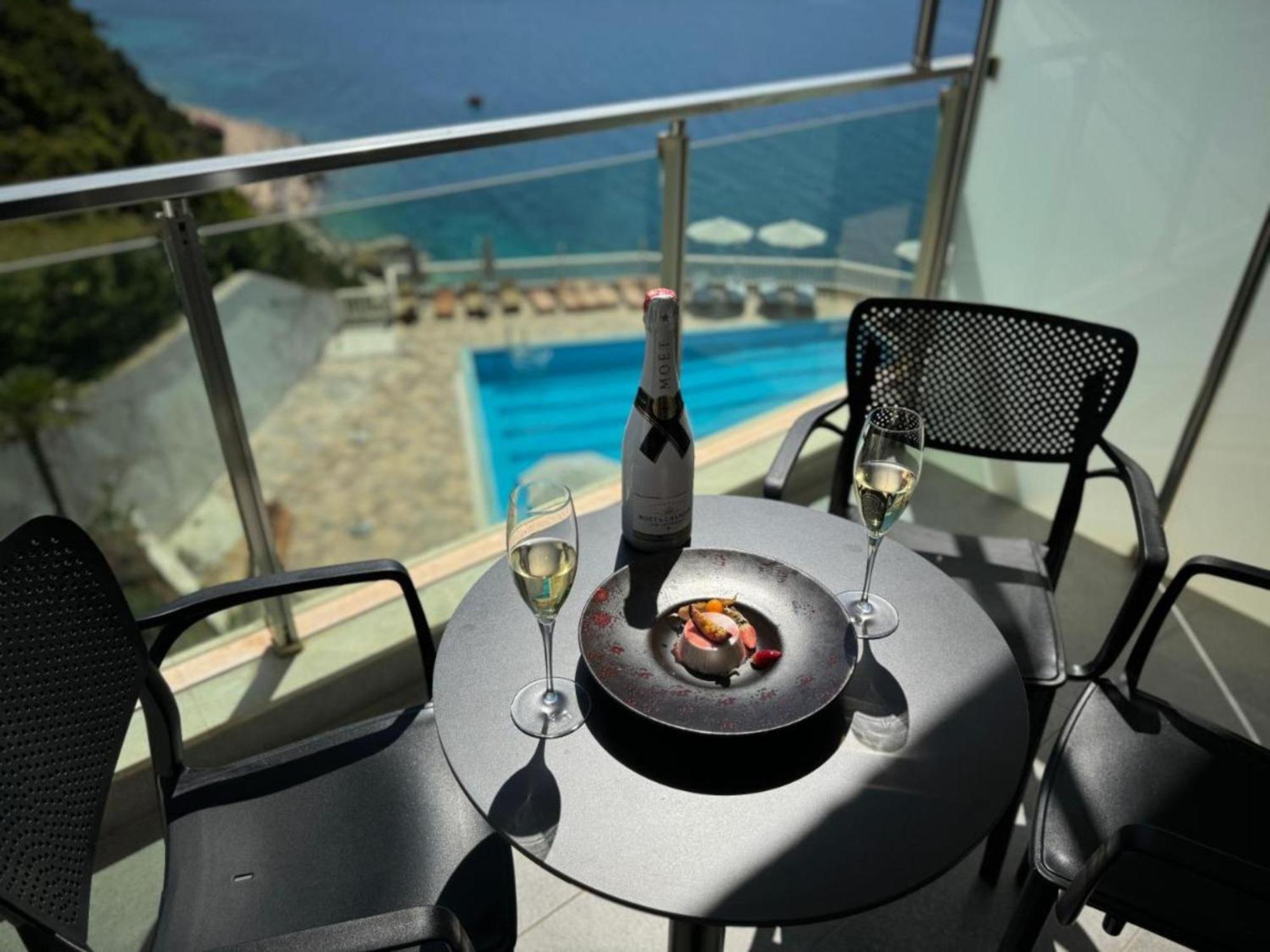Nuna Hotel & Apartments Vlore Exterior photo