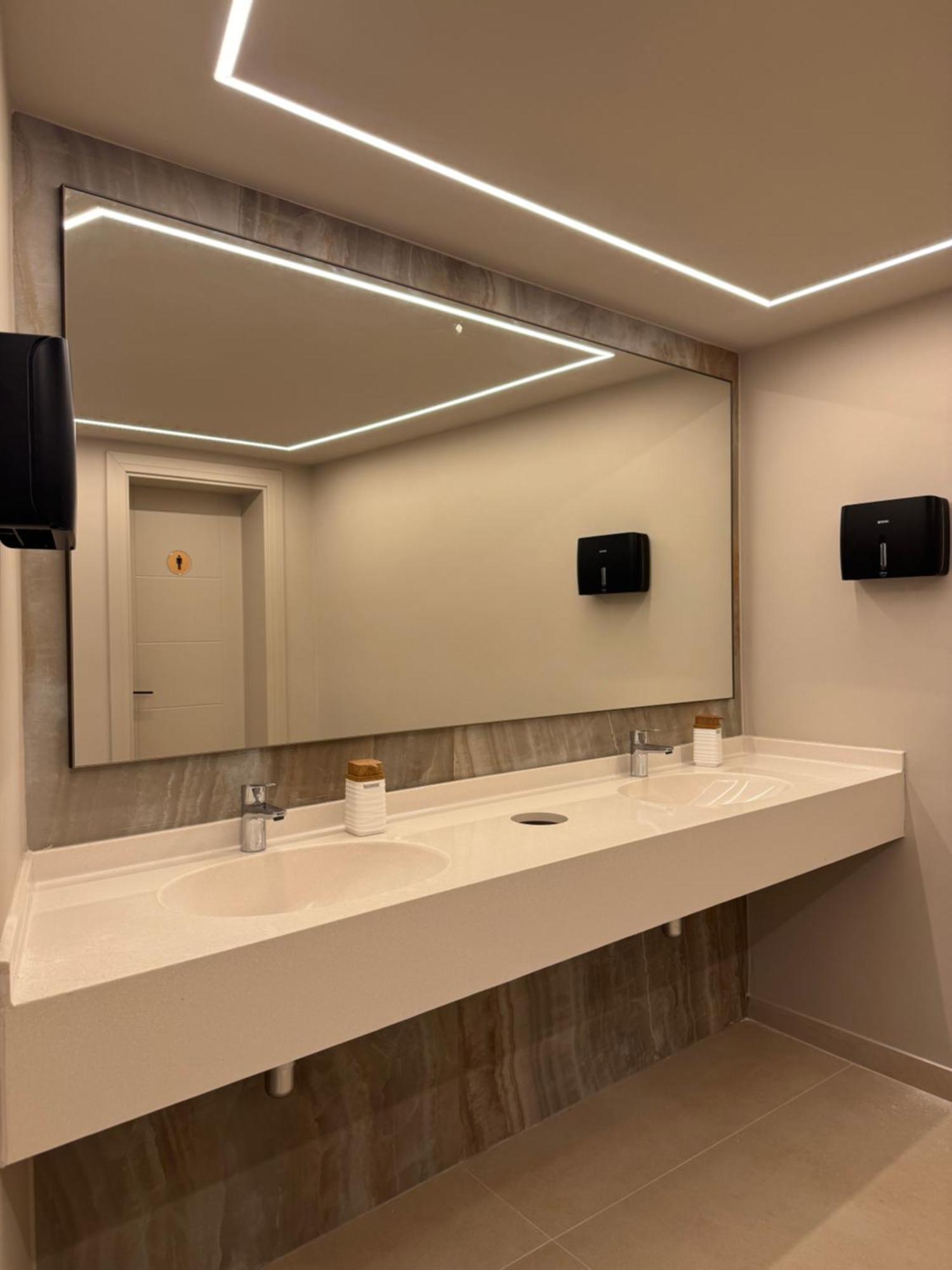 Nuna Hotel & Apartments Vlore Exterior photo